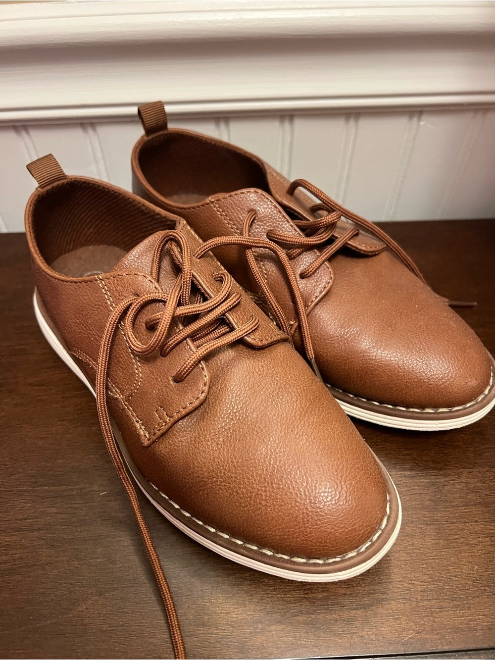 Classic Brown Boys cat and Jack Lace-Up Dress Shoe size 1
